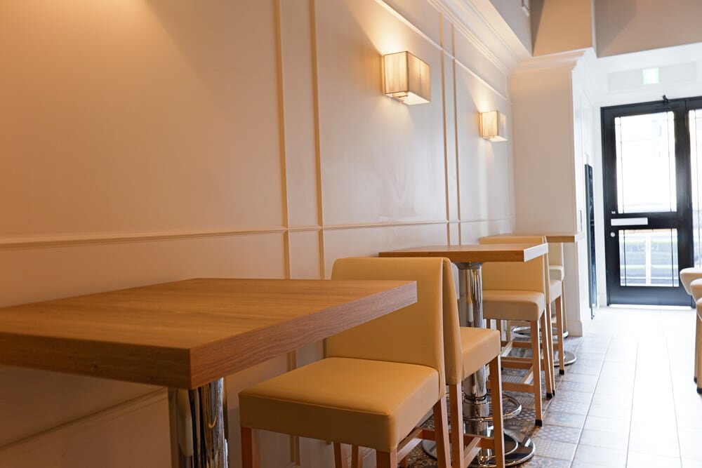 Wine Bar Maison Raisin inside